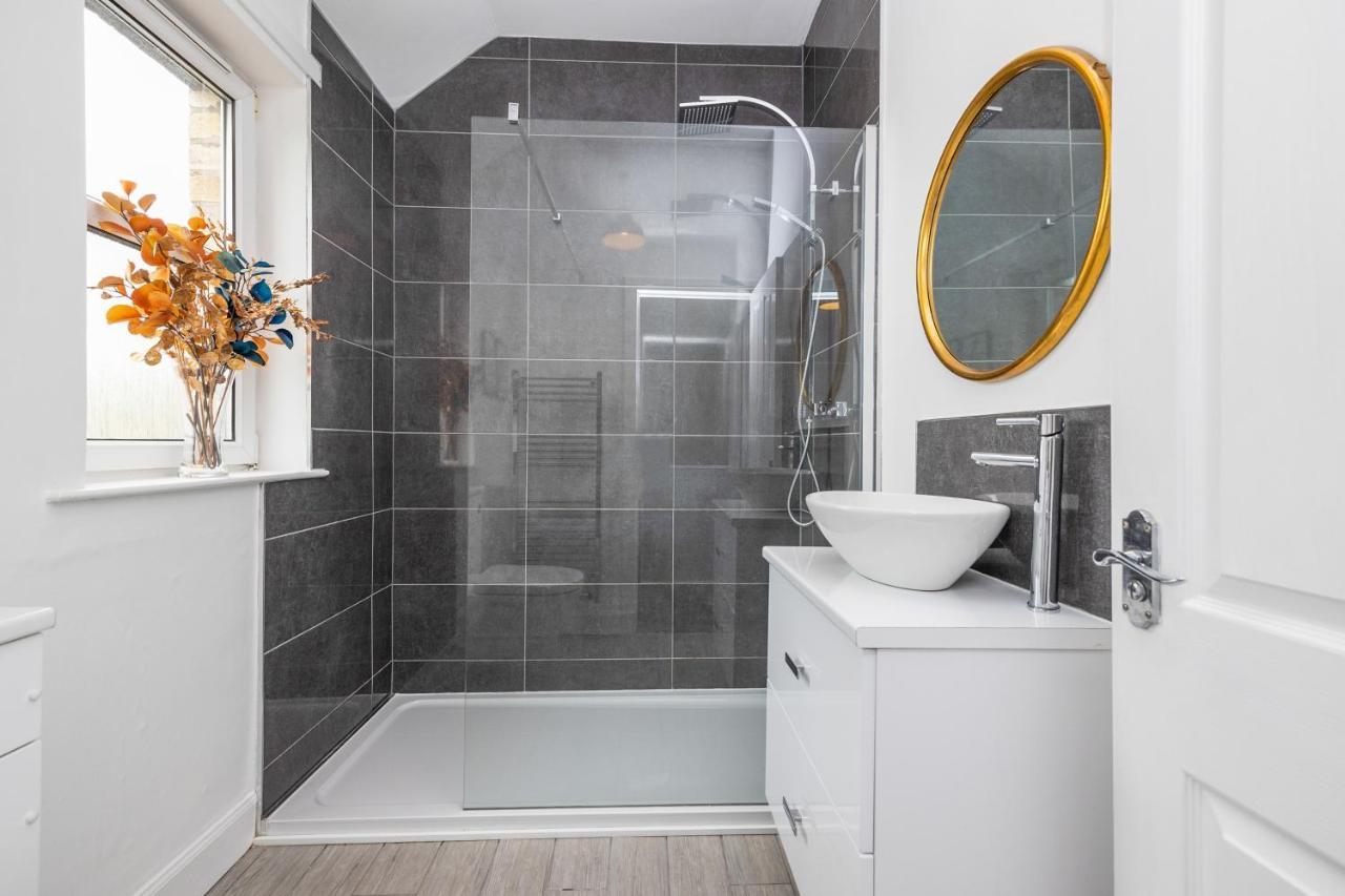 Cosy Town Centre Cottage Peebles Esterno foto